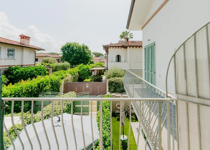 25 Forte dei Marmi